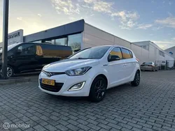 Wit Gebruikt 2016 Hyundai i20 Hatchback | € 6.950 (Eerlijke prijs)