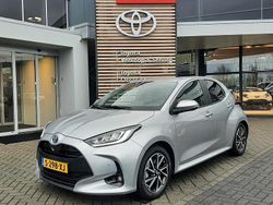 Grijs Gebruikt 2023 Toyota Yaris Hybrid Business Edition Hatchback | € 20.990 (Eerlijke prijs)