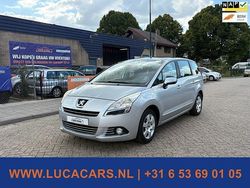 Grijs Gebruikt 2011 Peugeot 5008 MPV | € 2.995 (Goede deal)