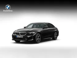 Zwart, metallic lak Nieuw 2025 BMW 330e Comfort Edition Sedan | € 65.087 (Super prijs)