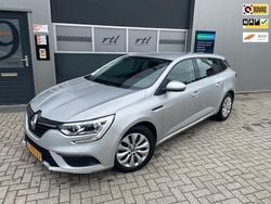 Grijs, metallic lak Gebruikt 2020 Renault Mégane GrandTour Life Stationwagen | € 11.950 (Eerlijke prijs)