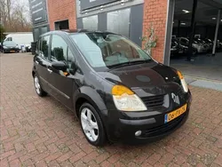 Zwart Gebruikt 2005 Renault Modus Luxe MPV | € 990 (Eerlijke prijs)