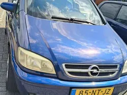 Blauw Gebruikt 2004 Opel Zafira Elegance MPV | € 950 (Goede deal)