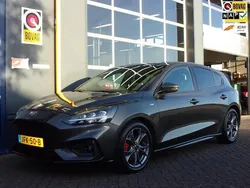Grijs Gebruikt 2022 Ford Focus Business Edition Hatchback | € 23.635 (Goede deal)
