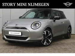 Zilver Gebruikt 2025 Mini Cooper Favoured Hatchback | € 34.950