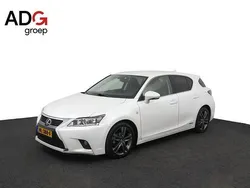 Wit Gebruikt 2015 Lexus CT200h Hatchback | € 15.750 (Iets duurder)