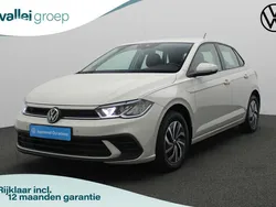 Grijs Gebruikt 2024 VW Polo Life Hatchback | € 22.950 (Eerlijke prijs)