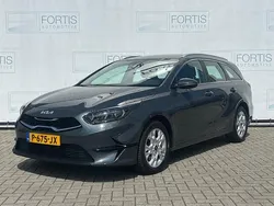 Grijs, metallic lak Gebruikt 2022 Kia Ceed Sportswagon Stationwagen | € 19.500 (Eerlijke prijs)
