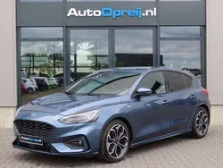 Blauw, metallic lak Gebruikt 2019 Ford Focus Business Edition Hatchback | € 19.985 (Eerlijke prijs)