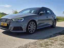 Grijs Gebruikt 2019 Audi A3 S-Line Hatchback | € 21.500 (Duur)