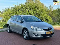 Beige Gebruikt 2010 Opel Astra Selection Hatchback | € 3.499 (Eerlijke prijs)