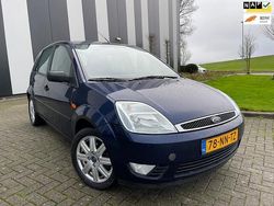 Blauw Gebruikt 2004 Ford Fiesta Ghia Hatchback | € 1.850 (Eerlijke prijs)