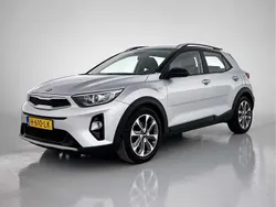 Grijs Gebruikt 2020 Kia Stonic SUV | € 19.695 (Eerlijke prijs)