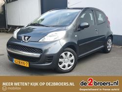 Grijs Gebruikt 2011 Peugeot 107 Hatchback | € 3.900 (Iets duurder)