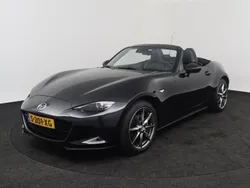 Jet black (zwart metallic) Gebruikt 2023 Mazda MX5 Sportive Cabriolet | € 37.950 (Iets duurder)
