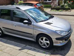 Zilver Gebruikt 2003 Peugeot 206 Stationwagen | € 600 (Goede deal)