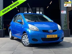 Blauw Gebruikt 2009 Toyota Aygo Hatchback | € 3.444 (Eerlijke prijs)