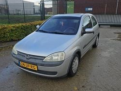 Grijs Gebruikt 2002 Opel Corsa Comfort Hatchback | € 1.299 (Eerlijke prijs)