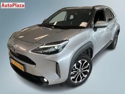 Grijs Gebruikt 2024 Toyota Yaris Cross SUV | € 29.950 (Eerlijke prijs)