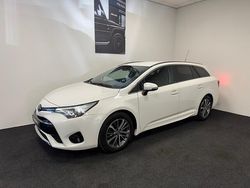 Wit Gebruikt 2017 Toyota Avensis Skyview Edition Stationwagen | € 15.990 (Eerlijke prijs)
