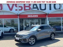 Grijs, metallic lak Gebruikt 2022 VW T-Roc R-line SUV | € 27.750 (Eerlijke prijs)