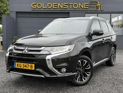 Zwart Gebruikt 2016 Mitsubishi Outlander P-HEV Edition SUV | € 14.449 (Eerlijke prijs)