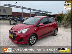 Rood, metallic lak Gebruikt 2018 Hyundai i10 Comfort Hatchback | € 8.250 (Eerlijke prijs)