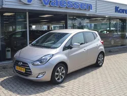 Grijs Gebruikt 2017 Hyundai ix20 MPV | € 14.400 (Goede deal)
