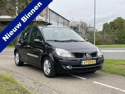Zwart, metallic lak Gebruikt 2008 Renault Scénic II MPV | € 2.450 (Iets duurder)