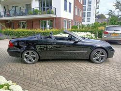 Zwart (metallic) Gebruikt 2008 Mercedes 280 Elegance Cabriolet | € 8.500