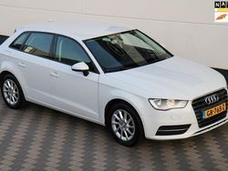 Wit Gebruikt 2015 Audi A3 Sportback Attraction Hatchback | € 6.445 (Iets duurder)