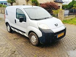 Grijs Gebruikt 2012 Peugeot Bipper MPV | € 3.500 (Eerlijke prijs)