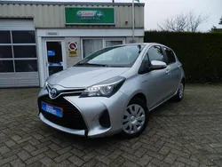 Grijs Gebruikt 2015 Toyota Yaris Hatchback | € 13.250 (Eerlijke prijs)
