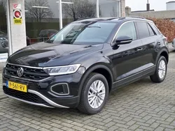 Zwart Gebruikt 2022 VW T-Roc Life SUV | € 25.950 (Iets duurder)