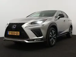 Sonic titanium metallic (grijs metallic) Gebruikt 2022 Lexus NX300h Sport Line SUV | € 45.950 (Duur)