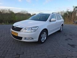 Wit Gebruikt 2011 Skoda Octavia Business Line Hatchback | € 3.950 (Goede deal)