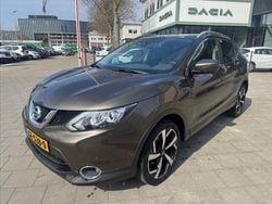 Bruin Gebruikt 2015 Nissan Qashqai Tekna SUV | € 14.749 (Eerlijke prijs)