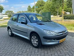 Grijs Gebruikt 2005 Peugeot 206 Hatchback | € 2.995 (Iets duurder)