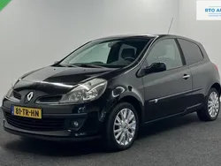 Zwart Gebruikt 2007 Renault Clio II Dynamique Hatchback | € 3.750 (Duur)