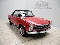 Rood Gebruikt 1966 Mercedes 230 Cabriolet | € 89.500