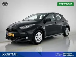 Zwart Gebruikt 2024 Toyota Yaris Active Hatchback | € 23.750 (Eerlijke prijs)