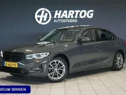 Grijs Gebruikt 2021 BMW 318 Executive Sedan | € 27.850 (Eerlijke prijs)