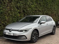 Zilver, metallic lak Gebruikt 2024 VW Golf VIII Edition Hatchback | € 30.890 (Goede deal)