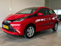 Rood Gebruikt 2014 Toyota Aygo X-play Hatchback | € 6.450 (Eerlijke prijs)
