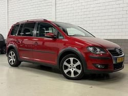 Rood Gebruikt 2009 VW Touran Cross MPV | € 7.950