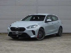 Grijs, metallic lak Nieuw 2025 BMW 120 M Sport Hatchback | € 52.170 (Eerlijke prijs)
