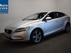 Grijs Gebruikt 2017 Volvo V40 Stationwagen | € 15.450 (Goede deal)