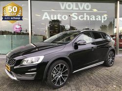 Zwart Gebruikt 2018 Volvo V60 CC Stationwagen | € 17.500 (Iets duurder)