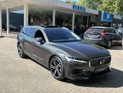 Grijs, metallic lak Gebruikt 2022 Volvo V60 Inscription Stationwagen | € 40.900 (Goede deal)
