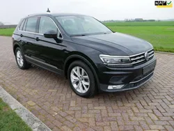Zwart, metallic lak Gebruikt 2017 VW Tiguan Highline SUV | € 18.150 (Goede deal)